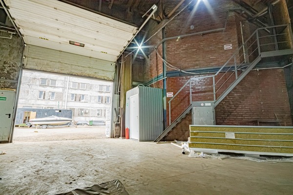 Сдам склад 1 500 м2, Екатерининский пр-кт, 3б, Санкт-Петербург г