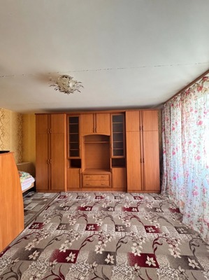 Продам однокомнатную (1-комн.) квартиру, Большая ул, 198, Ишим г