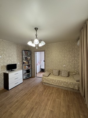 Продам трехкомнатную (3-комн.) квартиру, Энергетиков ул, 1, Трудовое с