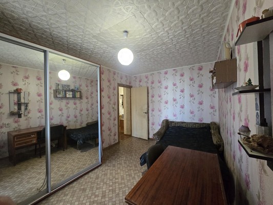 Продам двухкомнатную (2-комн.) квартиру, Советский пер, 35, Комсомольское пгт