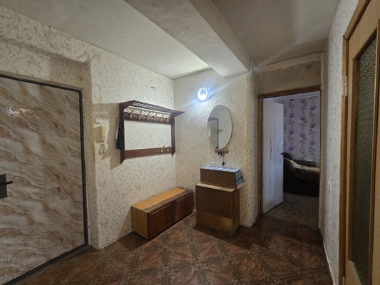 Продам двухкомнатную (2-комн.) квартиру, Советский пер, 35, Комсомольское пгт