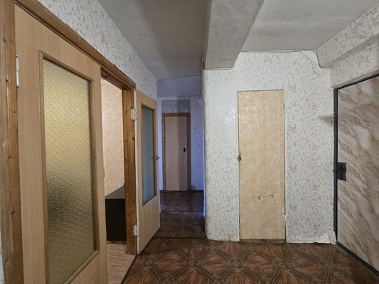Продам двухкомнатную (2-комн.) квартиру, Советский пер, 35, Комсомольское пгт