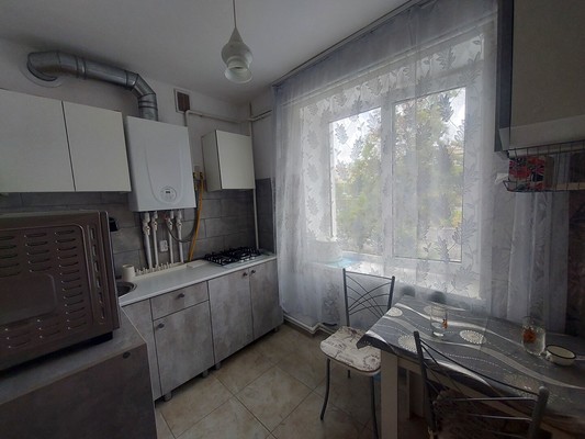 Продам двухкомнатную (2-комн.) квартиру, Строителей ул, 10, Молодежное пгт