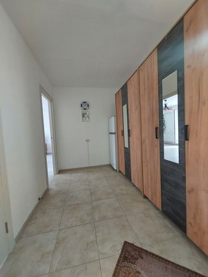 Продам двухкомнатную (2-комн.) квартиру, Строителей ул, 10, Молодежное пгт