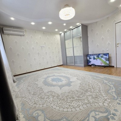 Продам двухкомнатную (2-комн.) квартиру, 7 кв-л, 43, Развилка п