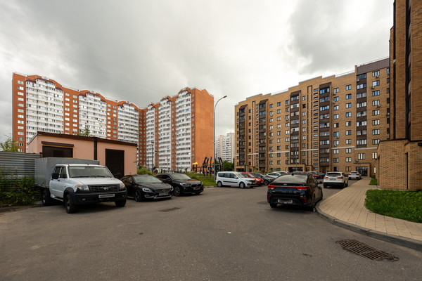 Продам однокомнатную (1-комн.) квартиру, Серпуховская ул, 15, Липицы с