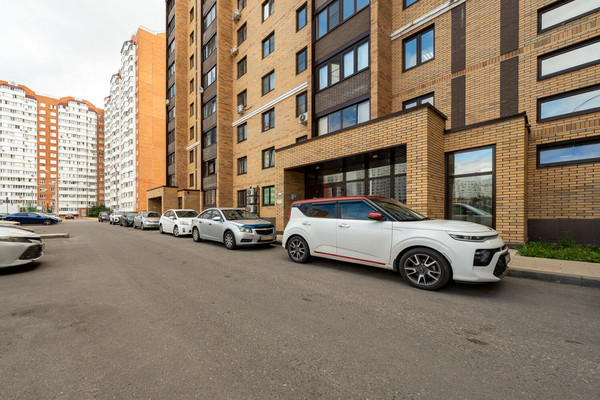 Продам однокомнатную (1-комн.) квартиру, Серпуховская ул, 15, Липицы с