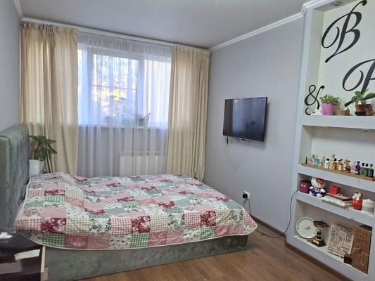 Продам трехкомнатную (3-комн.) квартиру, Стачек пр-кт, 95к1, Санкт-Петербург г