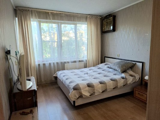 Продам трехкомнатную (3-комн.) квартиру, Стачек пр-кт, 95к1, Санкт-Петербург г