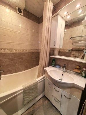 Продам двухкомнатную (2-комн.) квартиру, Кустодиева ул, 12А, Санкт-Петербург г