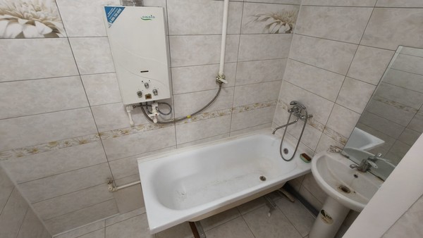 Продам двухкомнатную (2-комн.) квартиру, Красная ул, 50, Кропоткин г