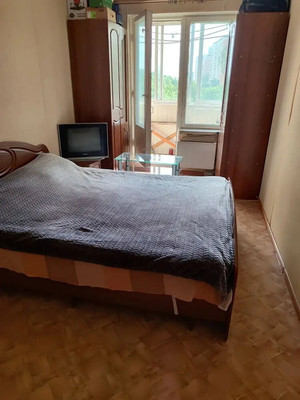 Продам 2-комн. в 3-комн. квартире, Россошанская ул, 13к3, Москва г
