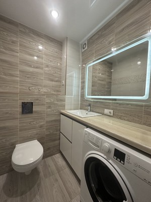 Продам трехкомнатную (3-комн.) квартиру, Айрата Арсланова ул, 13, Казань г