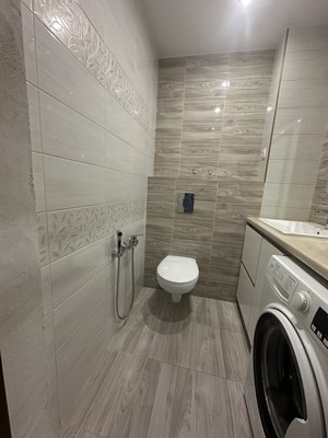 Продам трехкомнатную (3-комн.) квартиру, Айрата Арсланова ул, 13, Казань г