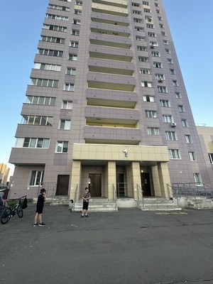 Продам трехкомнатную (3-комн.) квартиру, Айрата Арсланова ул, 13, Казань г