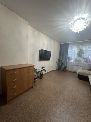 Продам трехкомнатную (3-комн.) квартиру, Айрата Арсланова ул, 13, Казань г