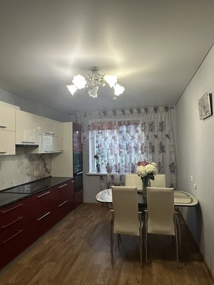 Продам трехкомнатную (3-комн.) квартиру, Айрата Арсланова ул, 13, Казань г