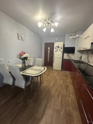 Продам трехкомнатную (3-комн.) квартиру, Айрата Арсланова ул, 13, Казань г