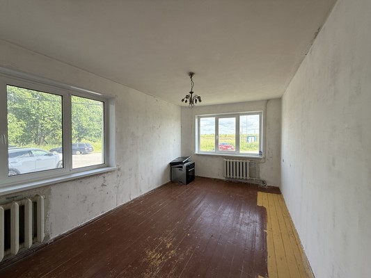 Продам трехкомнатную (3-комн.) квартиру, 8, Извара д