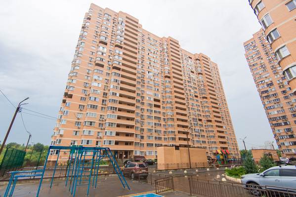 Продам двухкомнатную (2-комн.) квартиру, Творческая ул, 9, Ростов-на-Дону г