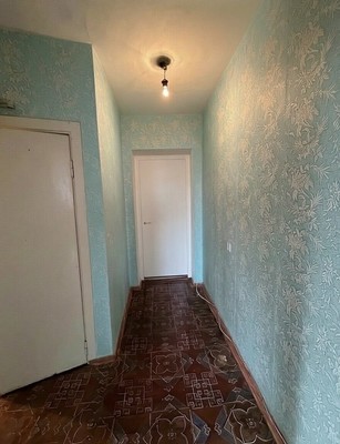 Продам двухкомнатную (2-комн.) квартиру, Обухова ул, 37, Зверево г