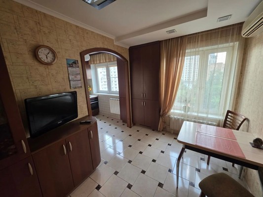 Продам трехкомнатную (3-комн.) квартиру, Народного Ополчения ул, 44к1, Москва г