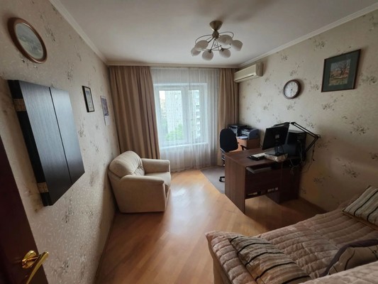 Продам трехкомнатную (3-комн.) квартиру, Народного Ополчения ул, 44к1, Москва г