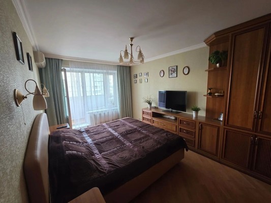 Продам трехкомнатную (3-комн.) квартиру, Народного Ополчения ул, 44к1, Москва г