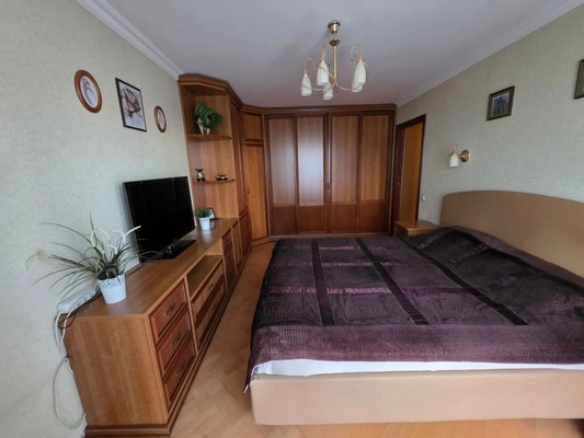 Продам трехкомнатную (3-комн.) квартиру, Народного Ополчения ул, 44к1, Москва г