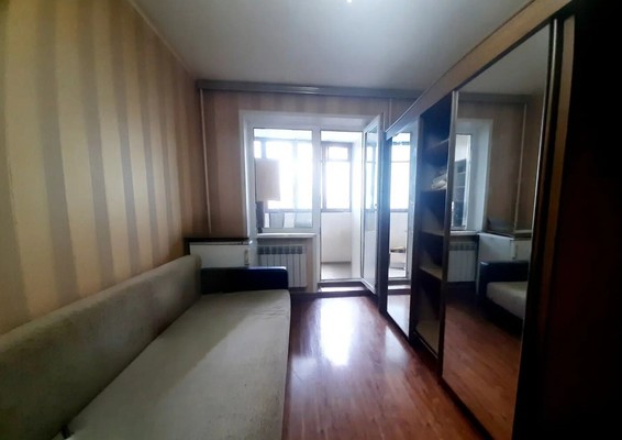 Продам трехкомнатную (3-комн.) квартиру, Рыленкова ул, 65к2, Смоленск г