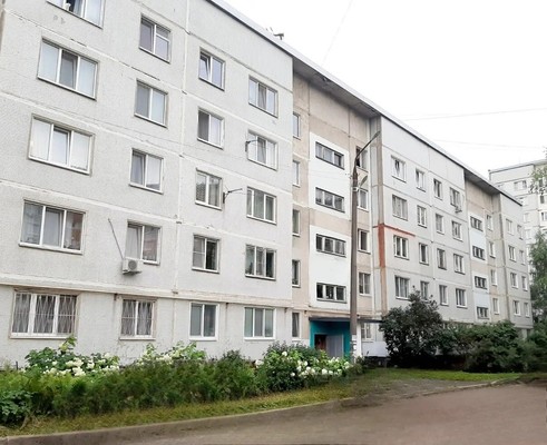 Продам трехкомнатную (3-комн.) квартиру, Рыленкова ул, 65к2, Смоленск г