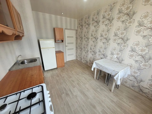 Продам двухкомнатную (2-комн.) квартиру, 1-й Новый пер, 16к3, Таганрог г
