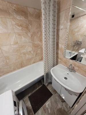 Продам двухкомнатную (2-комн.) квартиру, 1-й Новый пер, 16к3, Таганрог г