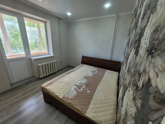 Продам двухкомнатную (2-комн.) квартиру, 1-й Новый пер, 16к3, Таганрог г