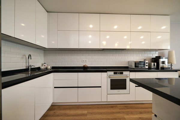 Продам трехкомнатную (3-комн.) квартиру, Герасима Курина ул, 26, Москва г