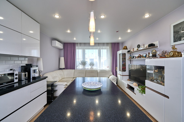 Продам трехкомнатную (3-комн.) квартиру, Герасима Курина ул, 26, Москва г