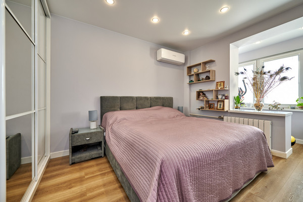 Продам трехкомнатную (3-комн.) квартиру, Герасима Курина ул, 26, Москва г