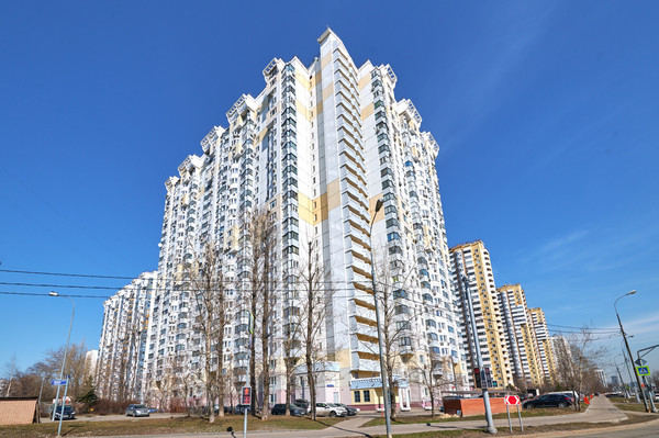 Продам трехкомнатную (3-комн.) квартиру, Герасима Курина ул, 26, Москва г