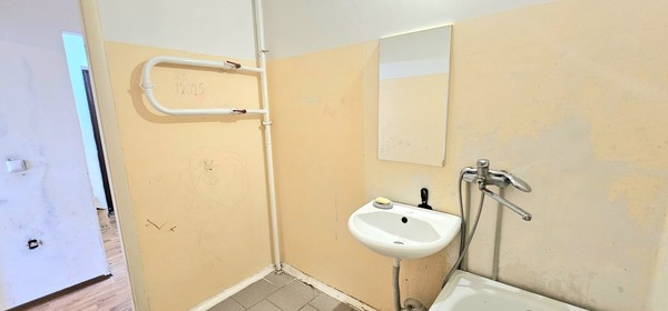 Продам двухкомнатную (2-комн.) квартиру, им. Генерала Трошева Г.Н. ул, 33, Краснодар г