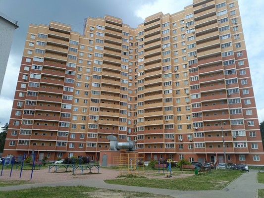 Продам трехкомнатную (3-комн.) квартиру, Лучистая (Солнечный мкр.) ул, 5, Раменское г