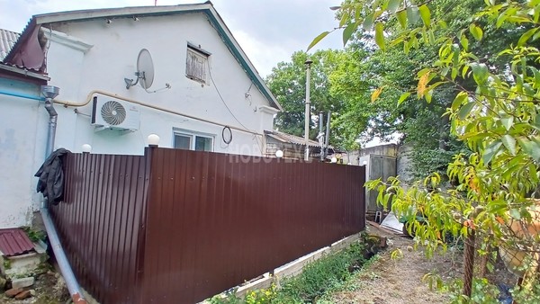 Продам трехкомнатную (3-комн.) квартиру, Техснабовский пер, 1, Хадыженск г
