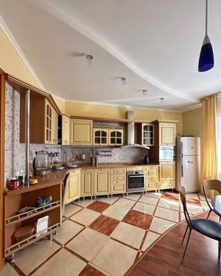Продам трехкомнатную (3-комн.) квартиру, Комсомольская ул, 29, Ханты-Мансийск г