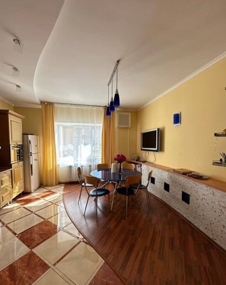 Продам трехкомнатную (3-комн.) квартиру, Комсомольская ул, 29, Ханты-Мансийск г