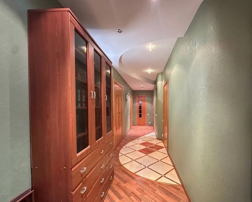 Продам трехкомнатную (3-комн.) квартиру, Комсомольская ул, 29, Ханты-Мансийск г