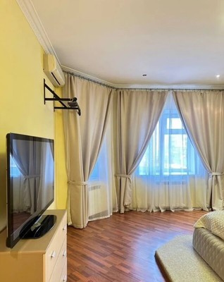 Продам трехкомнатную (3-комн.) квартиру, Комсомольская ул, 29, Ханты-Мансийск г