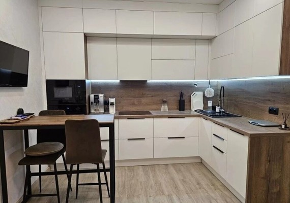 Продам трехкомнатную (3-комн.) квартиру, Комсомольская ул, 29, Ханты-Мансийск г