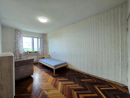 Продам двухкомнатную (2-комн.) квартиру, 18, Малое Карлино д