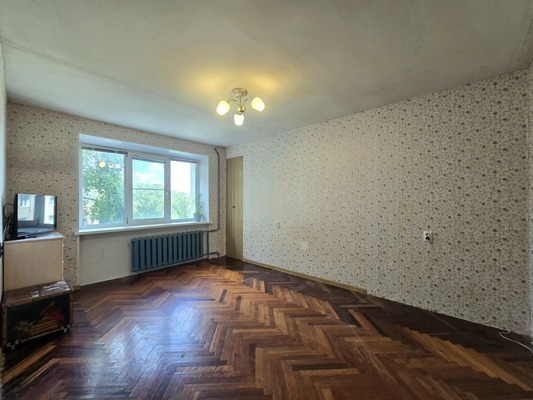 Продам двухкомнатную (2-комн.) квартиру, 18, Малое Карлино д