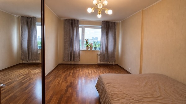 Продам двухкомнатную (2-комн.) квартиру, Никулинская ул, 6к3, Москва г