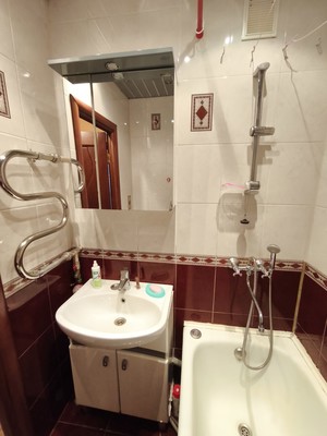 Продам комнату в 2-комн. квартире, Чудновского ул, 5, Санкт-Петербург г